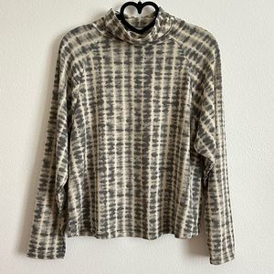 Lush Gray White Tie Dye Turtleneck Top Size S
